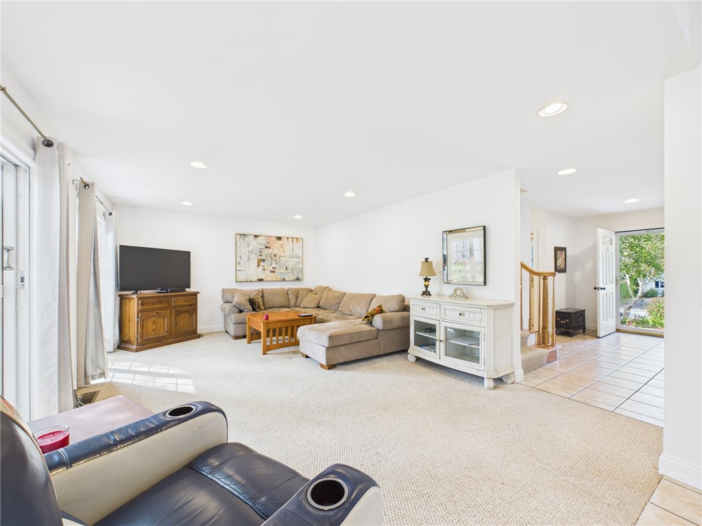56 Wanda Street Narragansett, RI 02882 - Photo 5 of 25