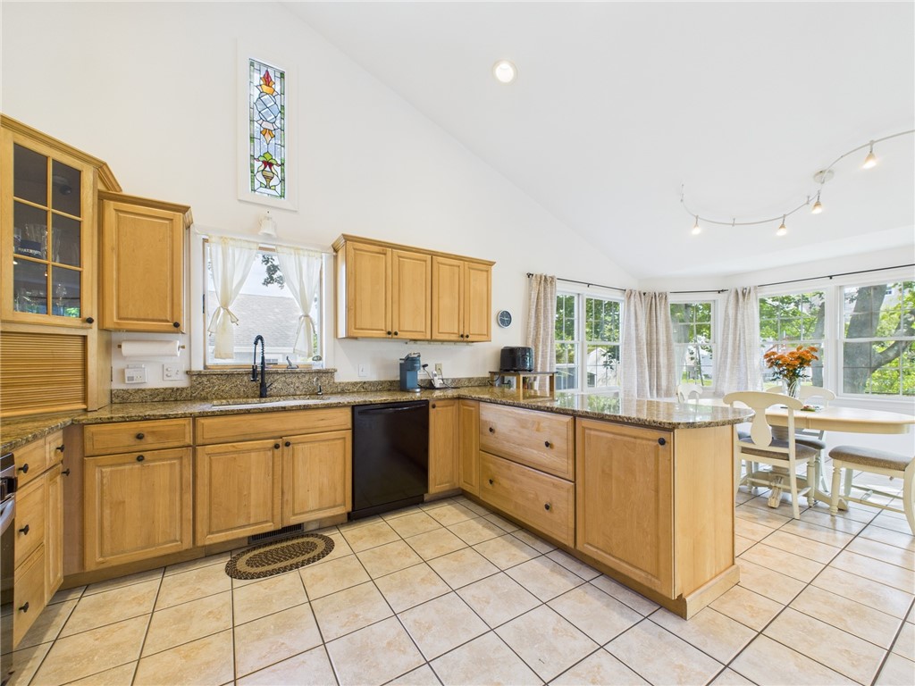 56 Wanda Street Narragansett, RI 02882 - Photo 9 of 25