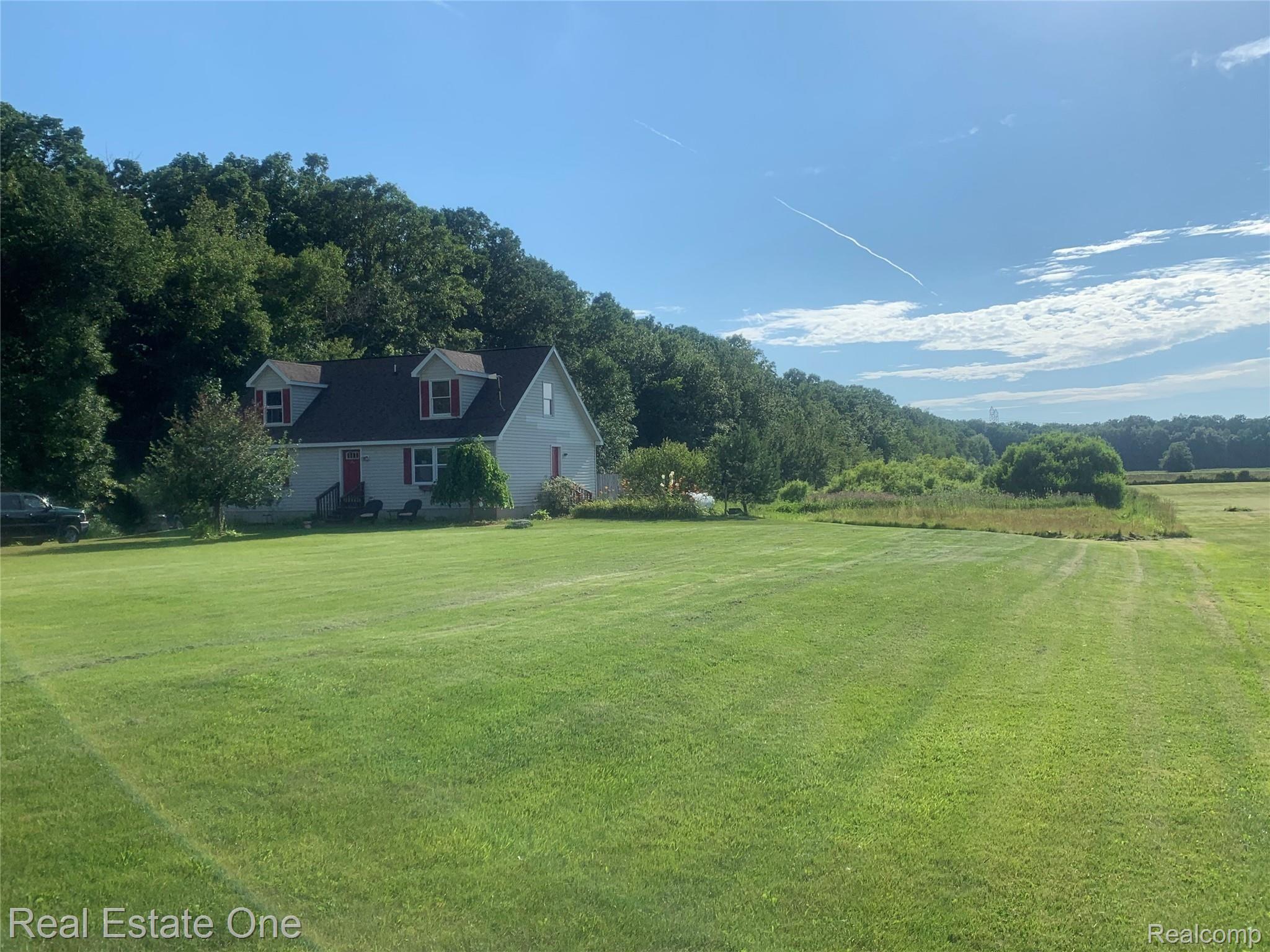 10399 North Genesee Road Mount Morris, MI 48458 - Photo 2 of 40 IMG_0654.jpg