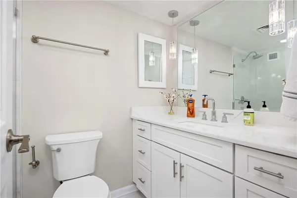 $374,500 | 4545 Wornall Road, Unit 102, Kansas City, MO 64111