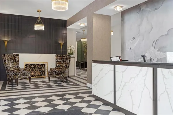 $374,500 | 4545 Wornall Road, Unit 102, Kansas City, MO 64111