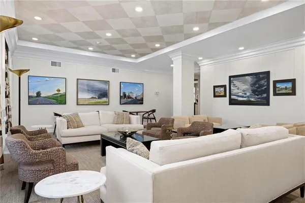 $374,500 | 4545 Wornall Road, Unit 102, Kansas City, MO 64111