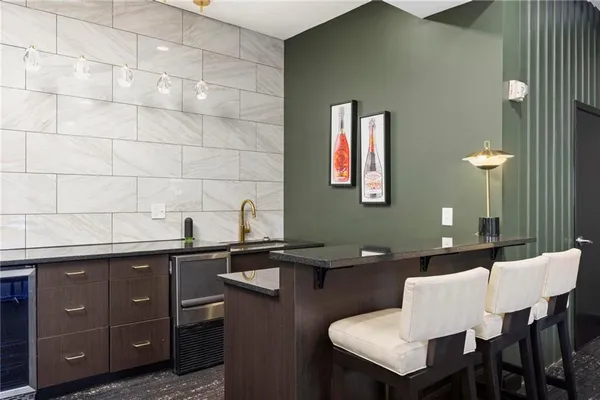 $374,500 | 4545 Wornall Road, Unit 102, Kansas City, MO 64111