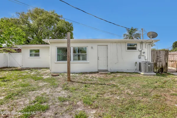 $1,900 | 2814 Lorna Drive, Melbourne, FL 32935