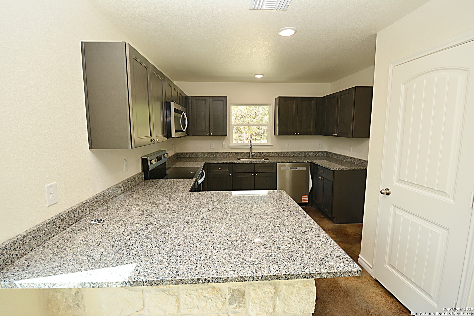 1452 Laguna Spring Branch, TX 78070 - Photo 3 of 10