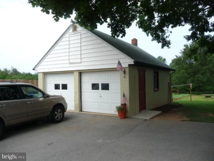 2220 Daisy Road Woodbine, MD 21797 - Photo 9 of 12 Garage 1