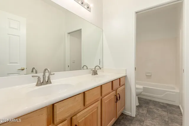 $989,000 | 2090 East Finley Street, Gilbert, AZ 85296