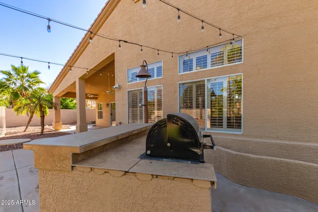 $989,000 | 2090 East Finley Street, Gilbert, AZ 85296