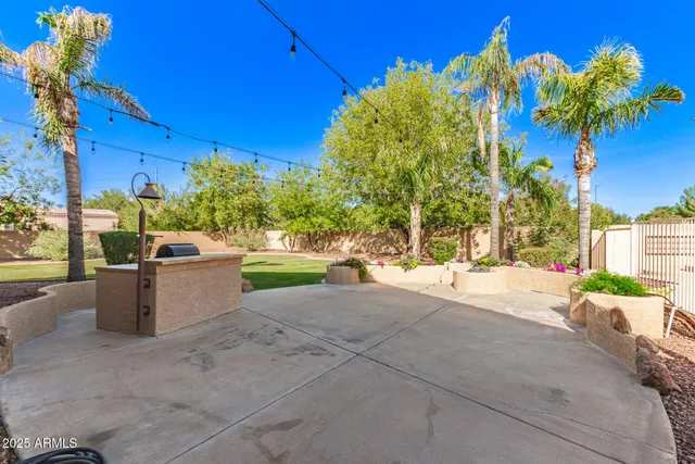 $989,000 | 2090 East Finley Street, Gilbert, AZ 85296