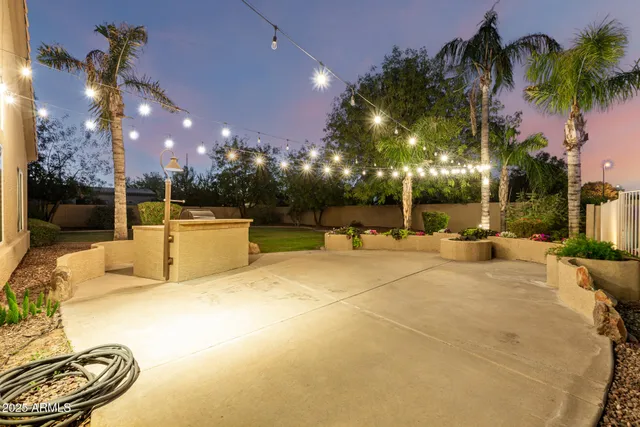 $989,000 | 2090 East Finley Street, Gilbert, AZ 85296