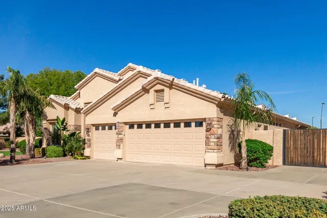 $989,000 | 2090 East Finley Street, Gilbert, AZ 85296