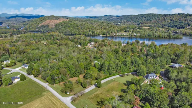 $31,900 | Lot 33 Indigo Bunting Drive, Harriman, TN 37748