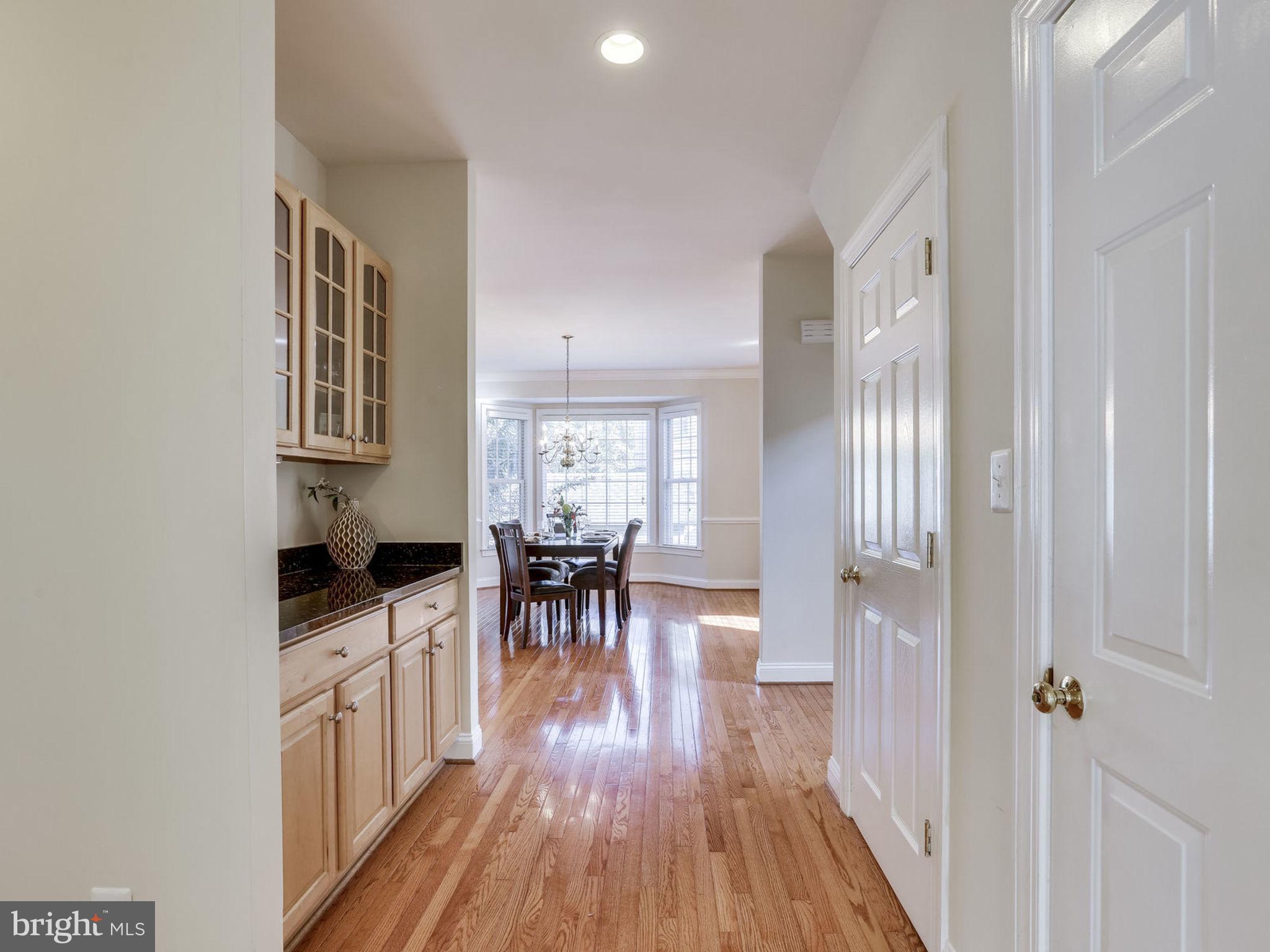 103 West George Mason Road Falls Church, VA 22046 - Photo 6 of 33 Bar area....