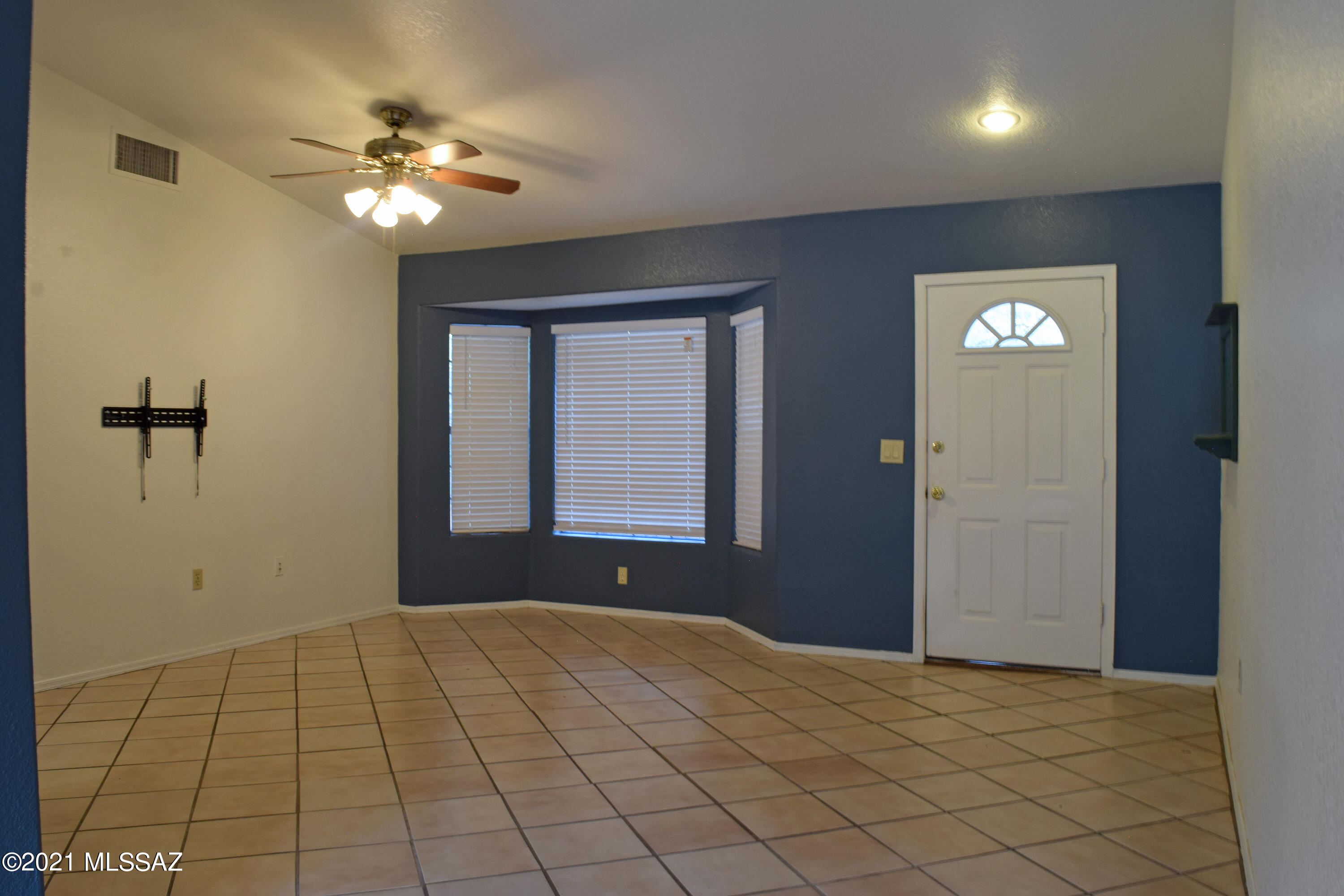 280 Calle Cappela Rio Rico, AZ 85648 - Photo 5 of 23