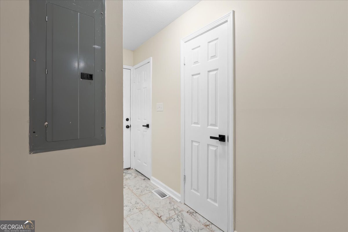 126 Waterfront Way Warner Robins, GA 31093 - Photo 51 of 60 a view of a elevator