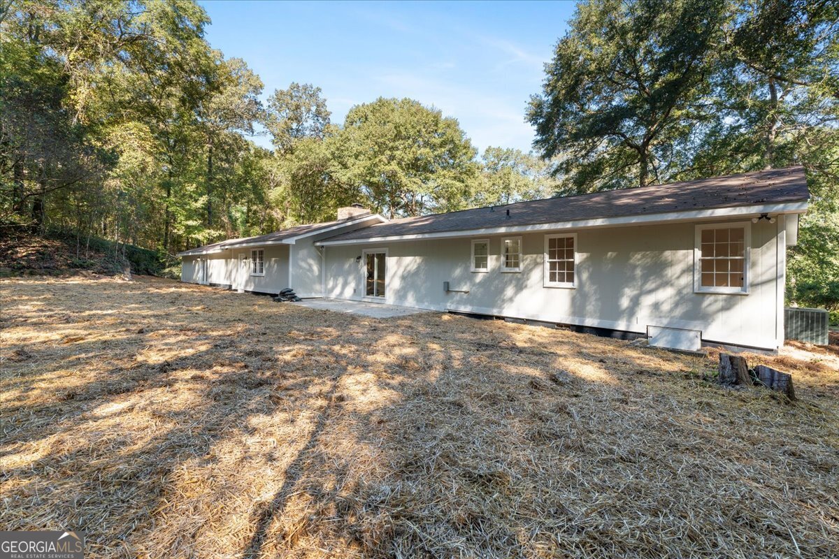 126 Waterfront Way Warner Robins, GA 31093 - Photo 58 of 60 a view of a house with a yard