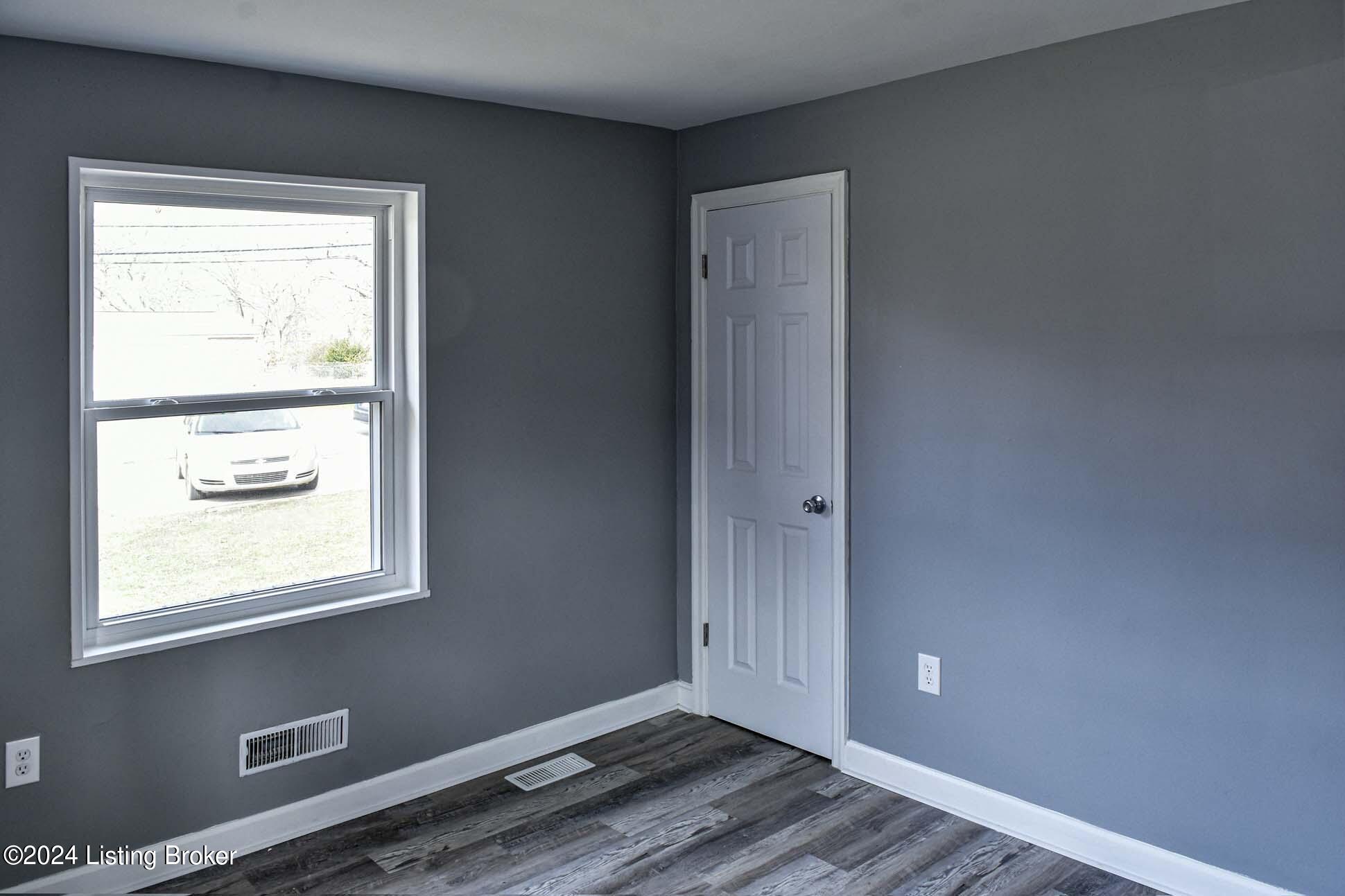5016 Maryman Road Louisville, KY 40258 - Photo 14 of 38 MarymanRd_0051