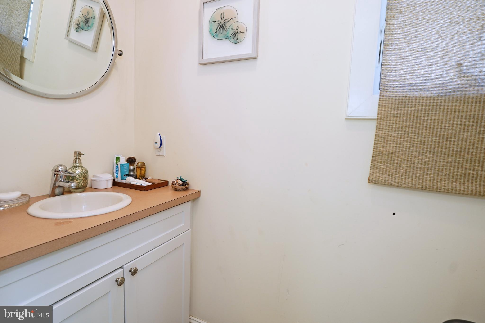 47 Diverty Road Pennington, NJ 08534 - Photo 26 of 54 Powder room