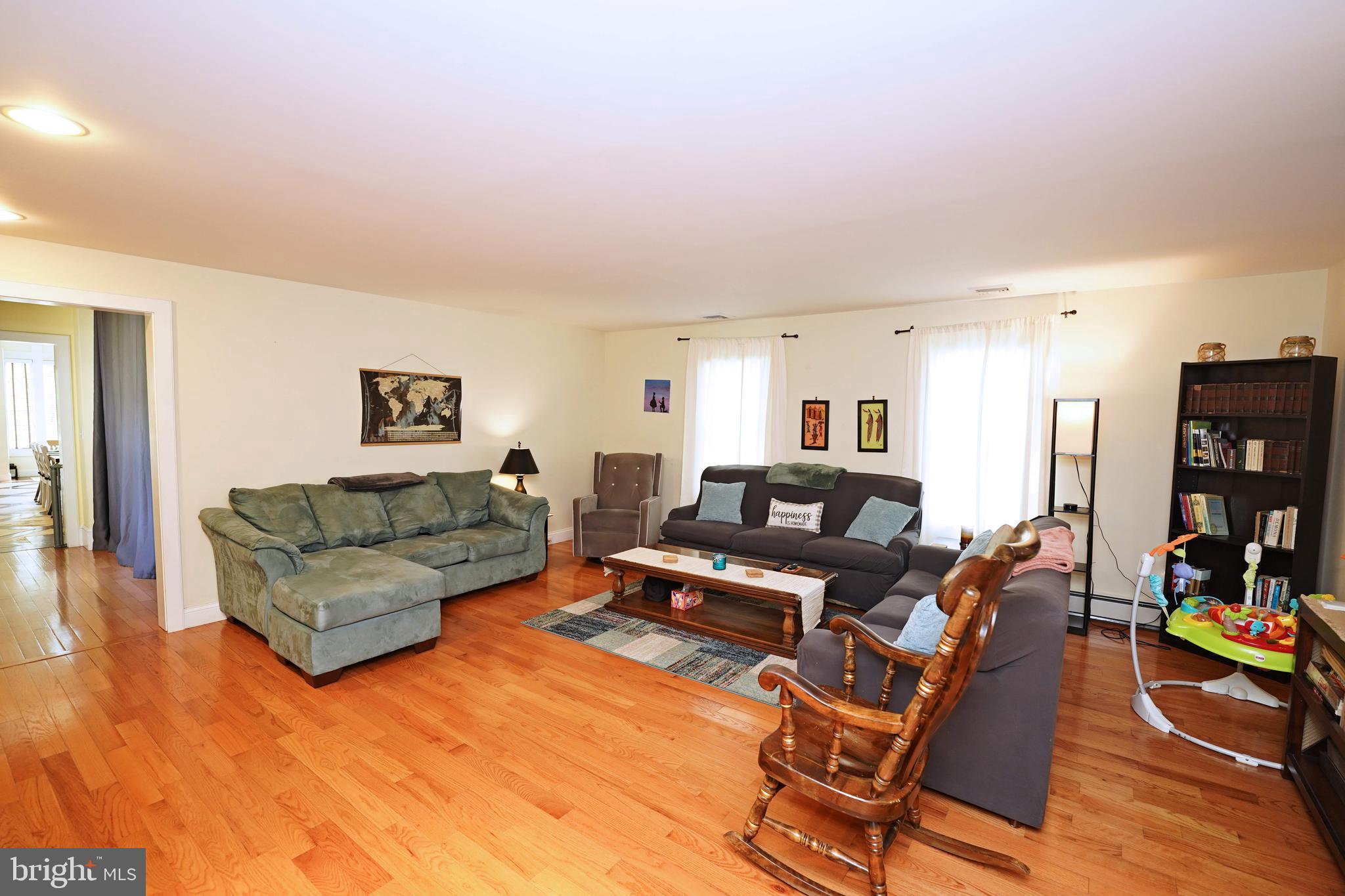 47 Diverty Road Pennington, NJ 08534 - Photo 10 of 54 Living Room
