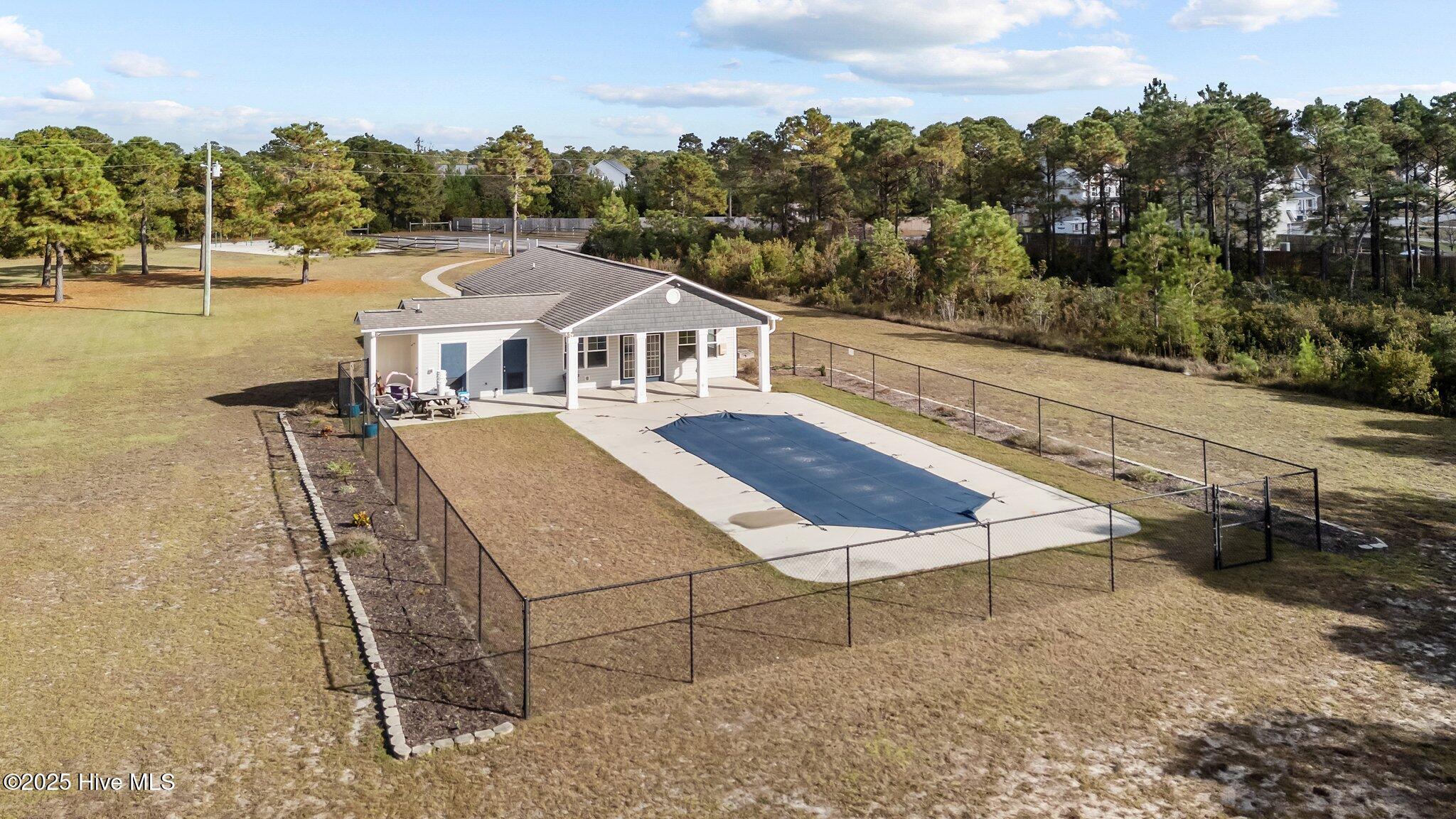 404 Inverness Drive Hubert, NC 28539 - Photo 9 of 54 community pool