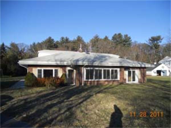 130 Ipswich Road Topsfield, MA 01983 - Photo 1 of 13 Gallery Image 1