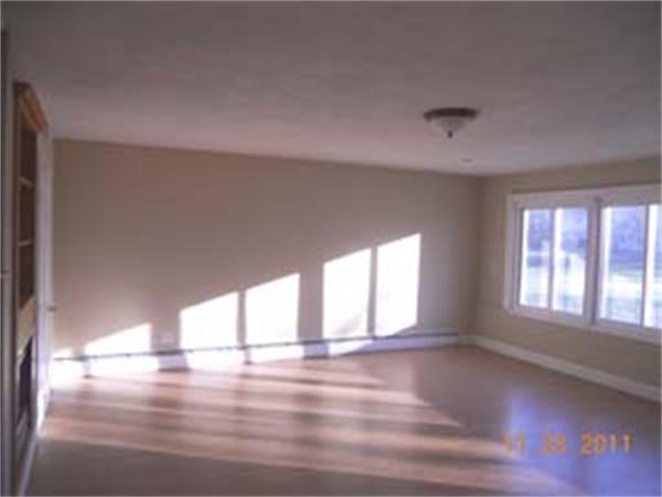 130 Ipswich Road Topsfield, MA 01983 - Photo 4 of 13 Gallery Image 4