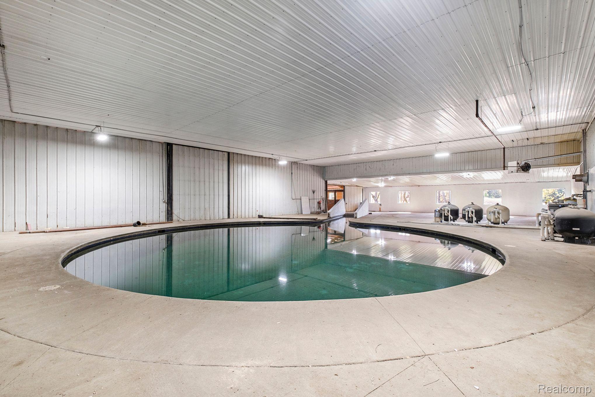 2208 East Dryden Road Metamora, MI 48455 - Photo 74 of 98 Perfect therapy pool! 14' deep