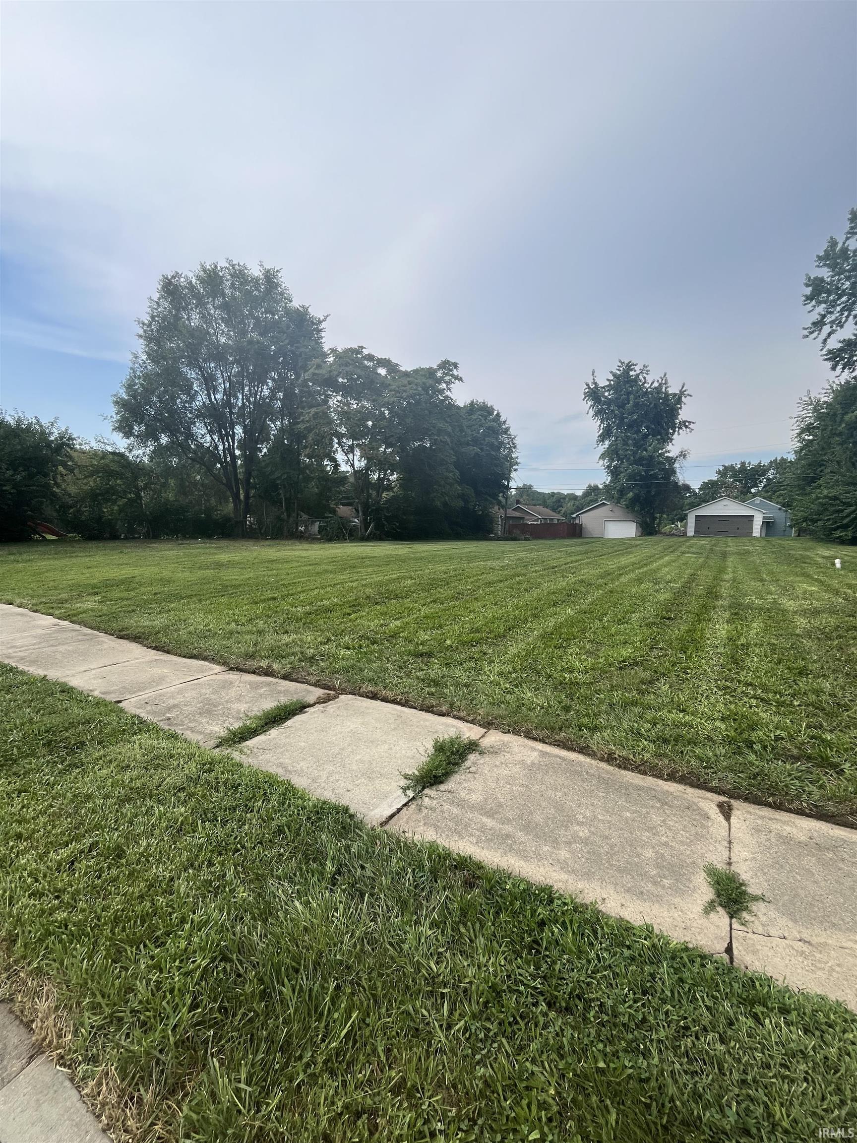 1512 West 3rd Street Anderson, IN 46016 - Photo 2 of 2