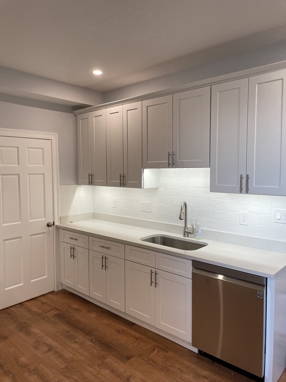 3 Alton Place, Unit 2 Brookline, MA 02446 - Photo 16 of 42