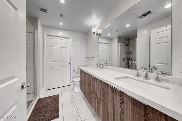 $3,400 | 150 South Las Vegas Boulevard, Unit 1803, Las Vegas, NV 89101