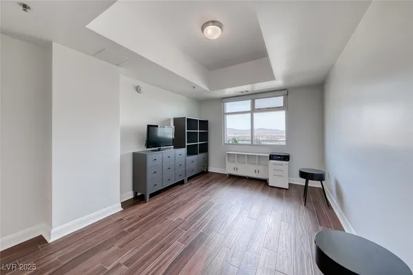 $3,400 | 150 South Las Vegas Boulevard, Unit 1803, Las Vegas, NV 89101