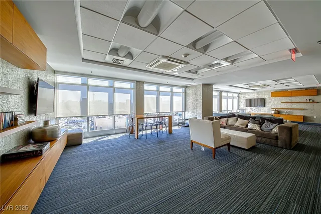 $3,400 | 150 South Las Vegas Boulevard, Unit 1803, Las Vegas, NV 89101