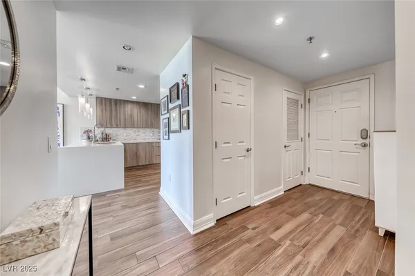 $3,400 | 150 South Las Vegas Boulevard, Unit 1803, Las Vegas, NV 89101