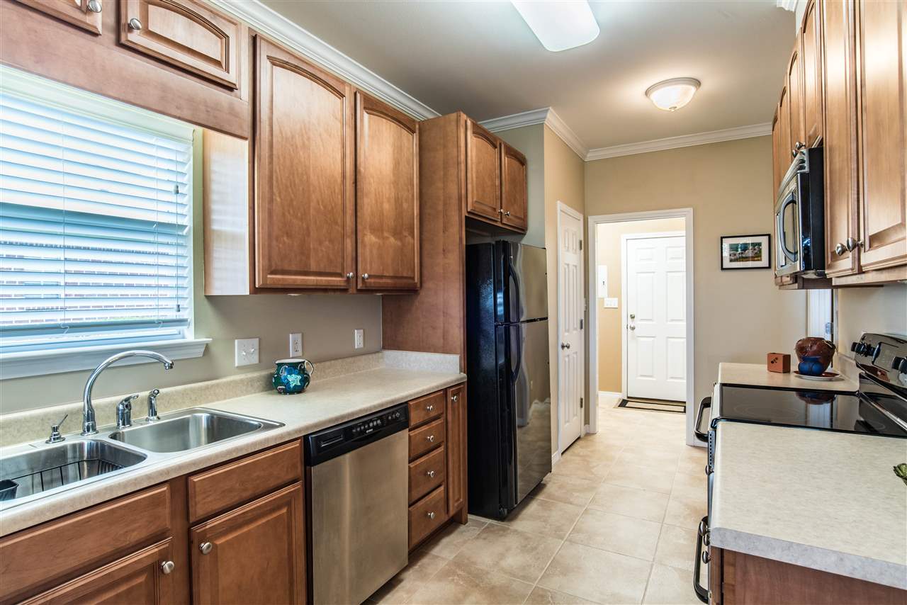 174 Club Drive Fairhope, AL 36532 - Photo 7 of 28 Kitchen