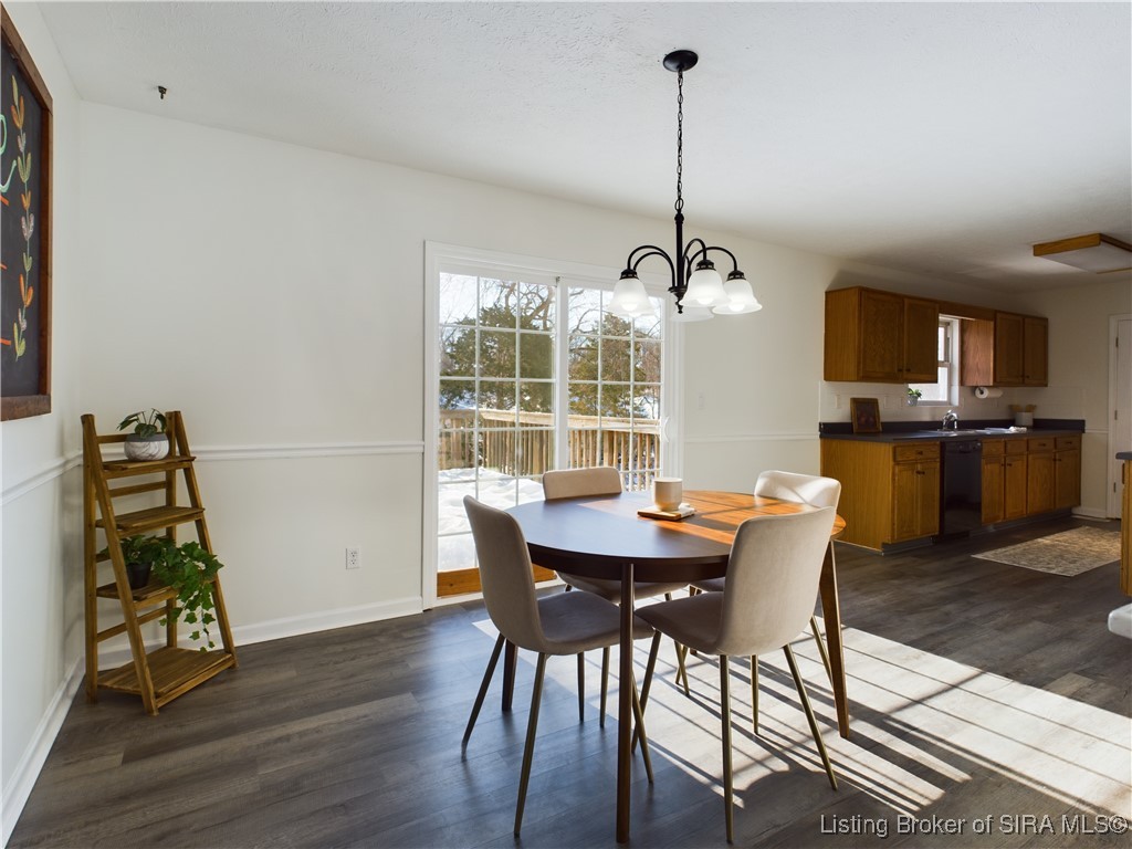 6209 Elanor Court Floyds Knobs, IN 47119 - Photo 6 of 25 Large eat in kitchen