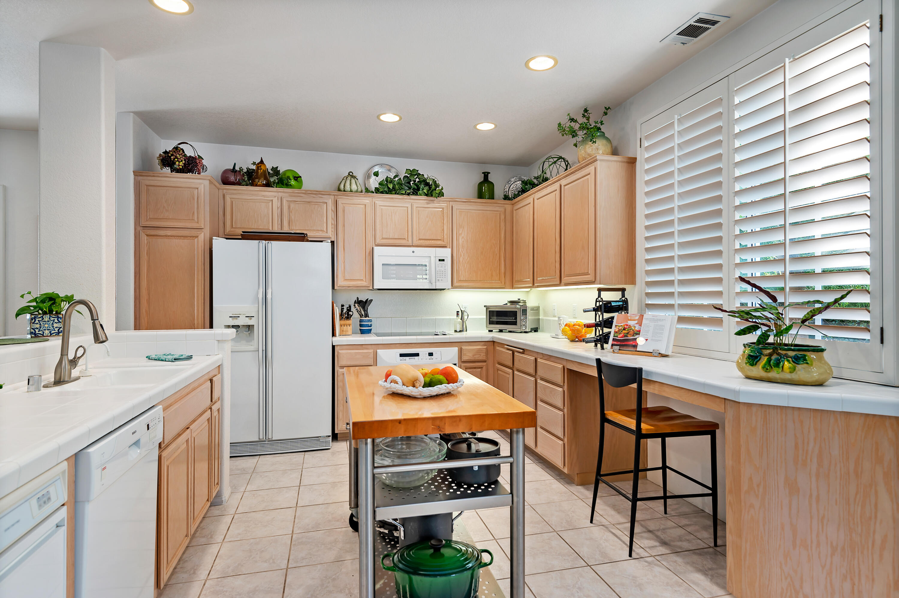 3723 Hitchcock Ranch Road Santa Barbara, CA 93105 - Photo 11 of 25 Kitchen on Main Level