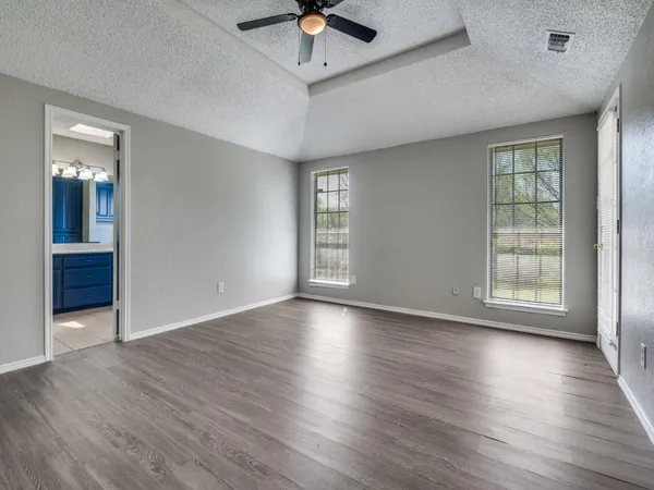 $1,950 | 1228 Cliff Trail, DeSoto, TX 75115