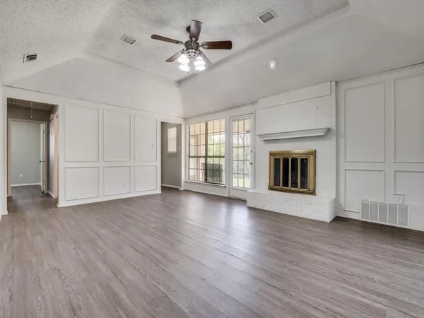 $1,950 | 1228 Cliff Trail, DeSoto, TX 75115