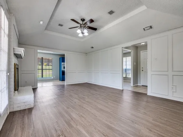 $1,950 | 1228 Cliff Trail, DeSoto, TX 75115