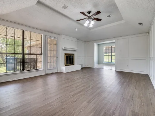 $1,950 | 1228 Cliff Trail, DeSoto, TX 75115