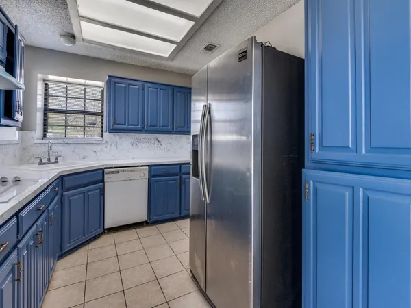 $1,950 | 1228 Cliff Trail, DeSoto, TX 75115