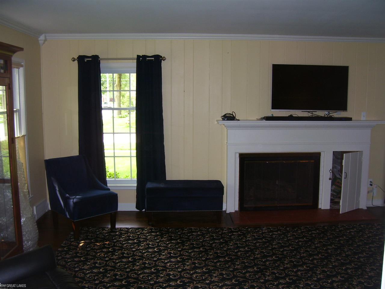 680 Hampton Road Grosse Pointe Woods, MI 48236 - Photo 15 of 44