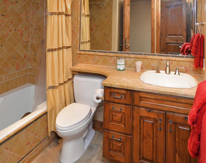 120 Willow Bridge Road, Unit 4H Vail, CO 81657 - Photo 11 of 17 Guest bathroom