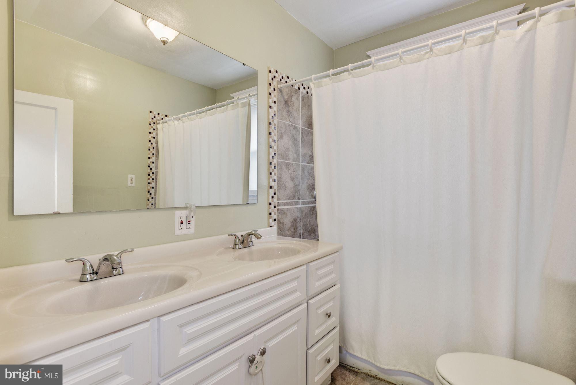 3606 Hilmar Road Baltimore, MD 21244 - Photo 19 of 25 Bath