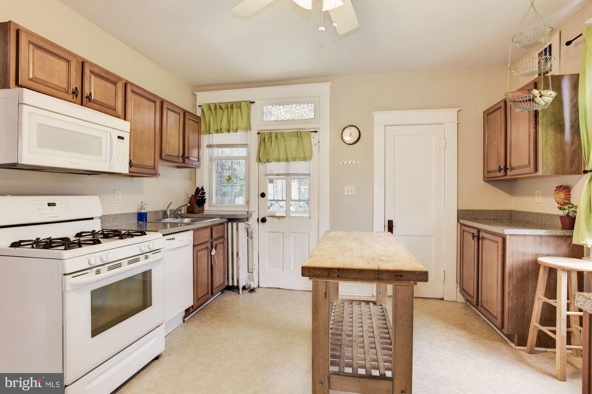 3606 Hilmar Road Baltimore, MD 21244 - Photo 10 of 25 Kitchen