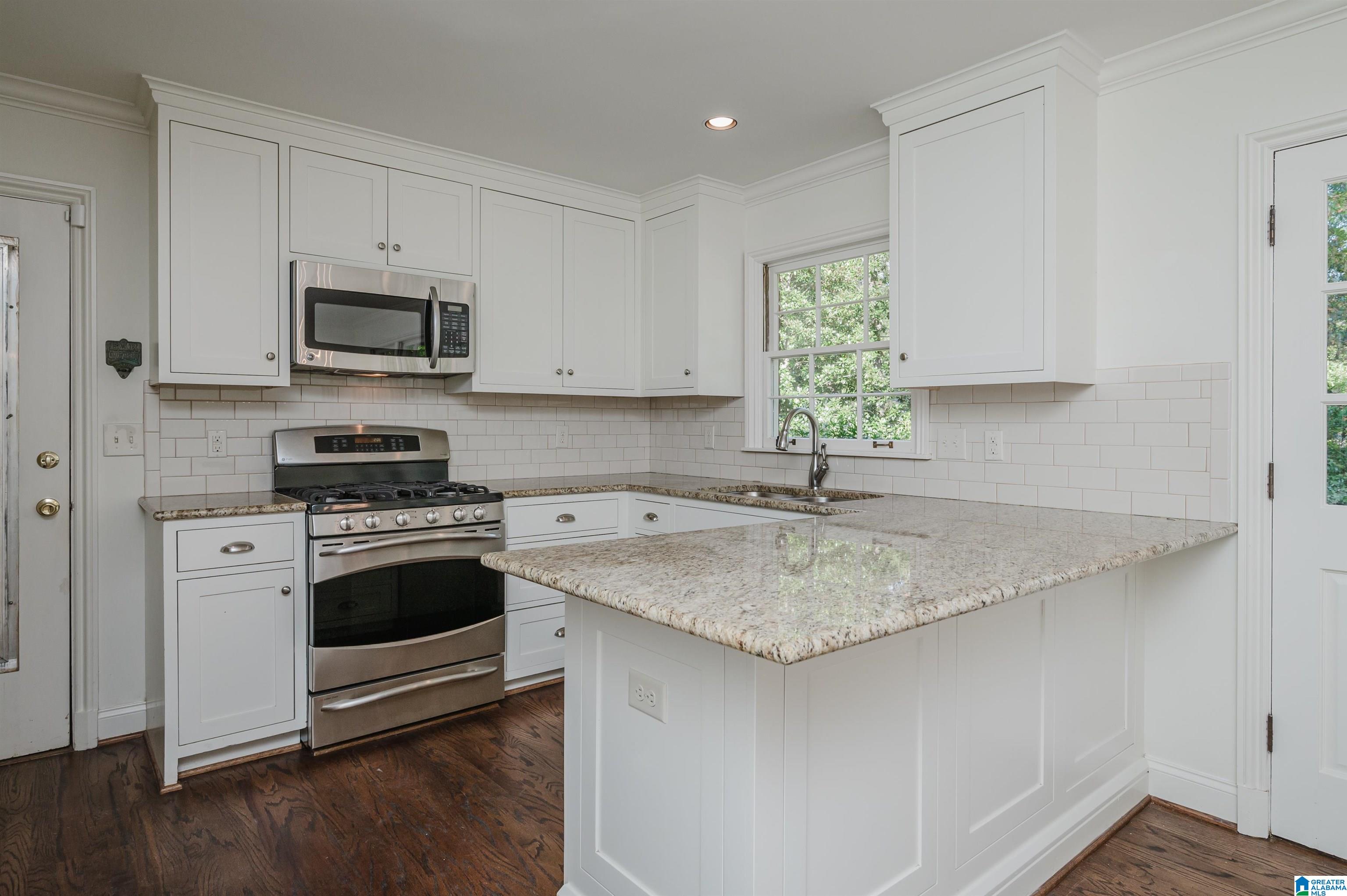 4044 Meadowview Circle Birmingham, AL 35243 - Photo 15 of 48