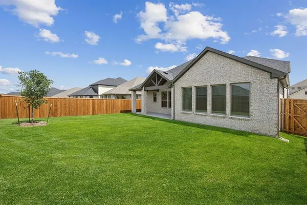 $402,490 | 919 Sleepy Lndg Drive, Lavon, TX 75166