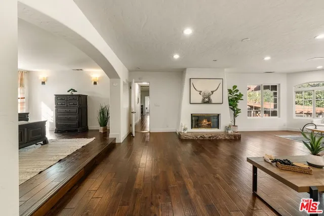 $3,400,000 | 828 South Sunset Canyon Drive, Burbank, CA 91501