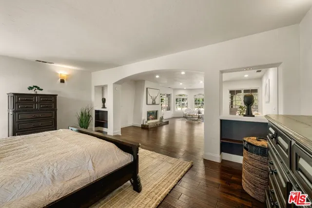 $3,400,000 | 828 South Sunset Canyon Drive, Burbank, CA 91501