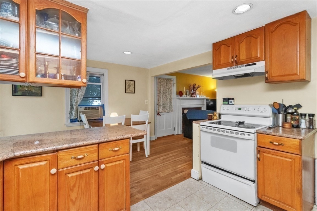 44 Barbara Road Newton, MA 02465 - Photo 5 of 34